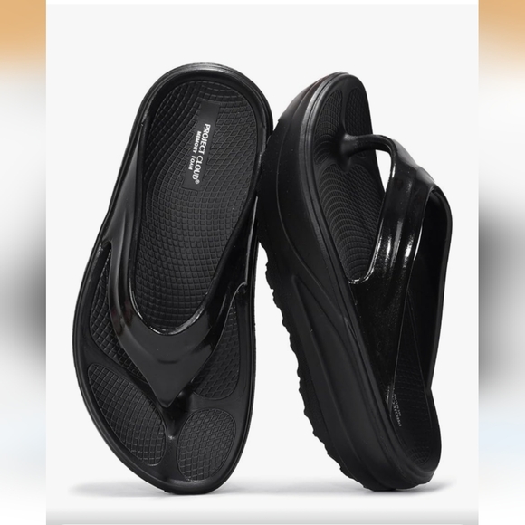 Shoes - Project Cloud Size 11 Black Platform Flip Flops